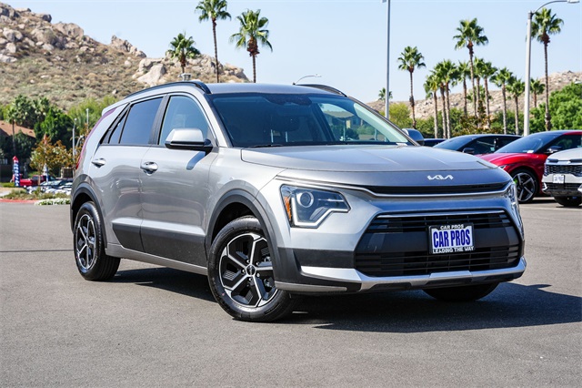 Vehicle image 3 of 25
