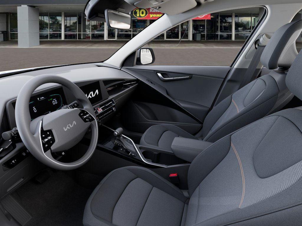 Vehicle image 17 of 27