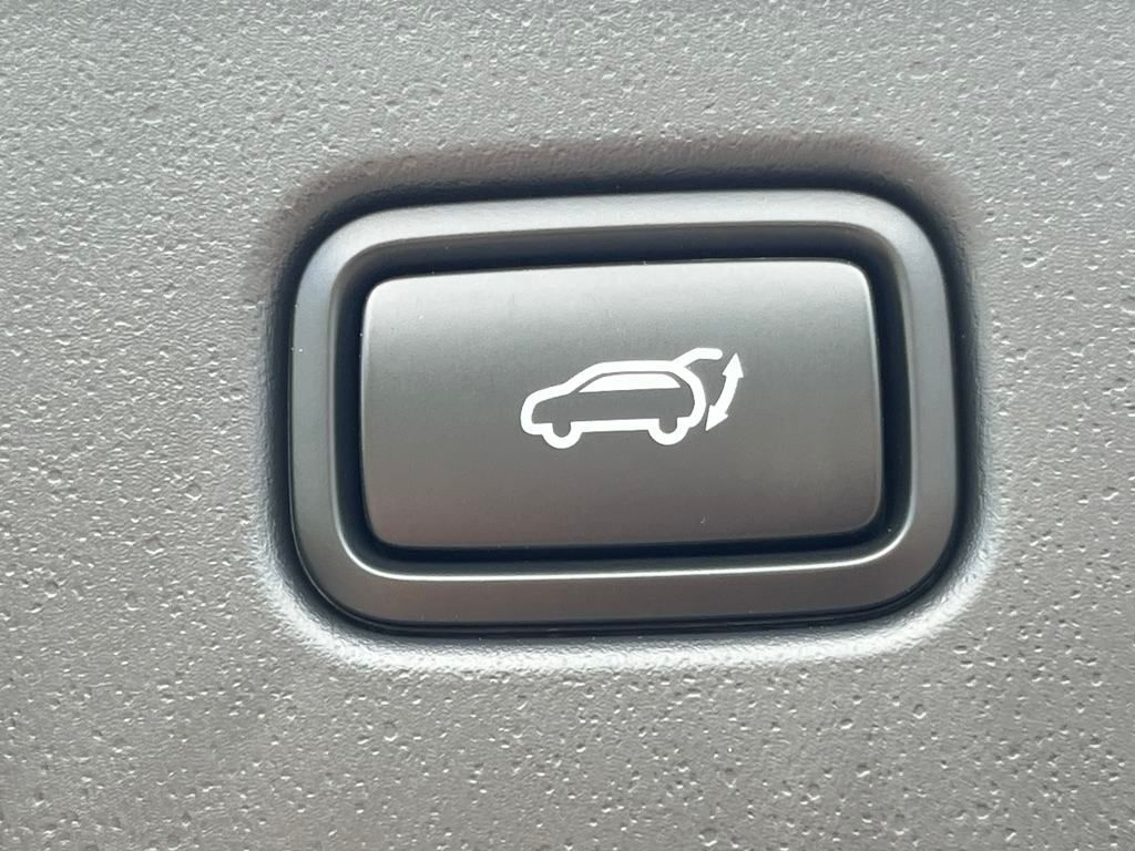 Vehicle image 37 of 39