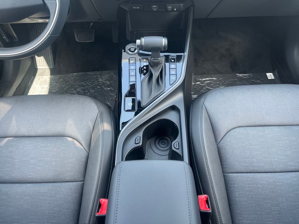 Vehicle image 25 of 39