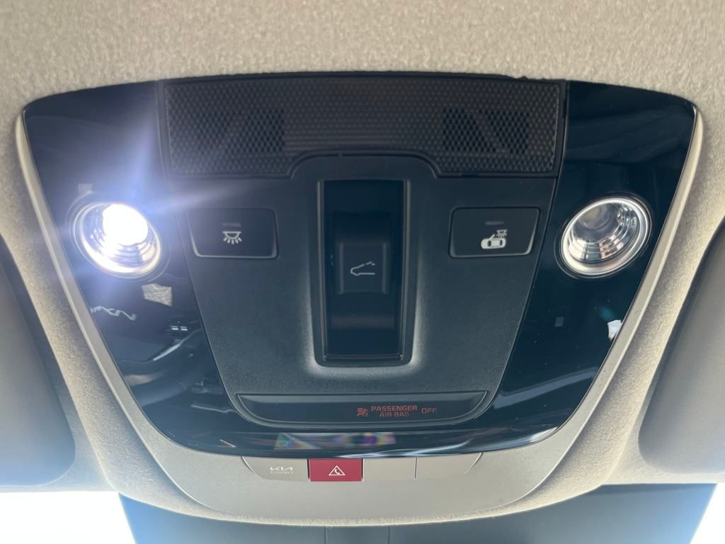 Vehicle image 36 of 39