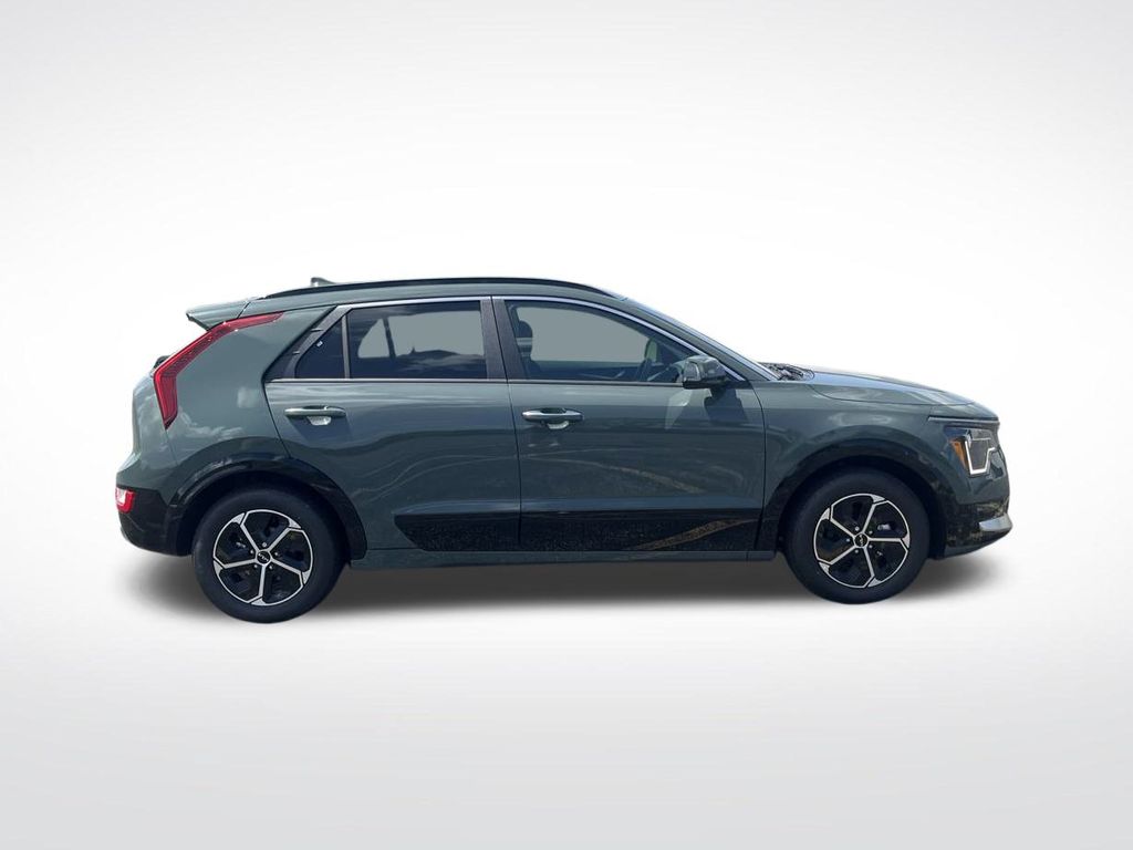 Vehicle image 4 of 39