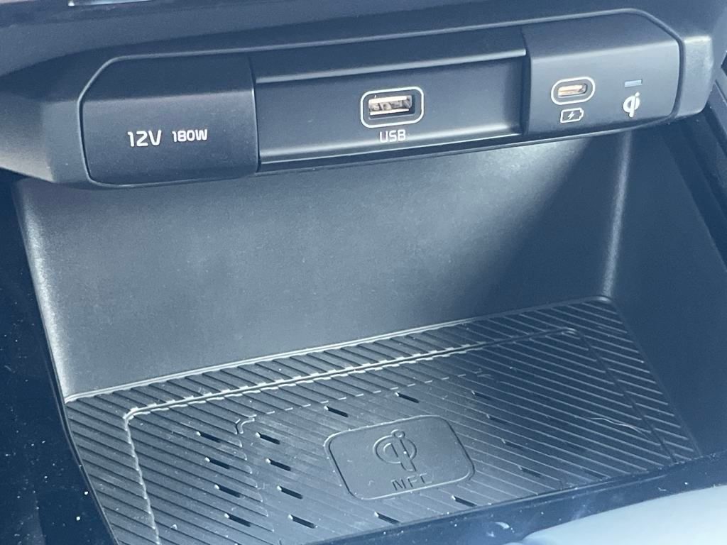 Vehicle image 14 of 39