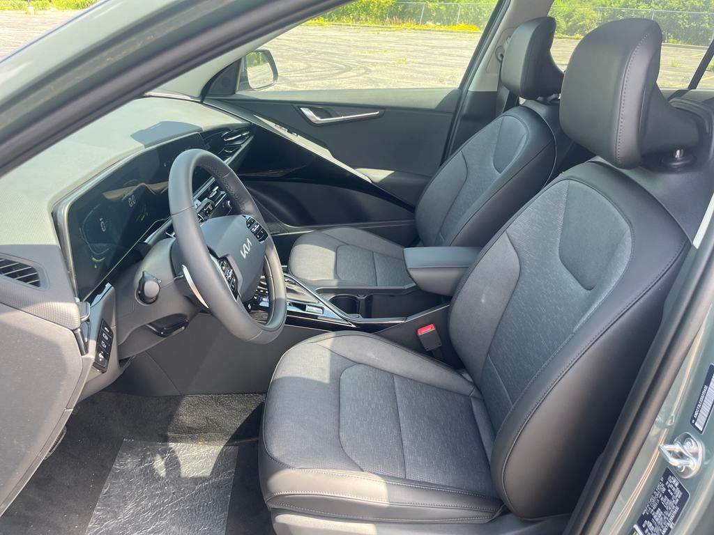Vehicle image 18 of 39