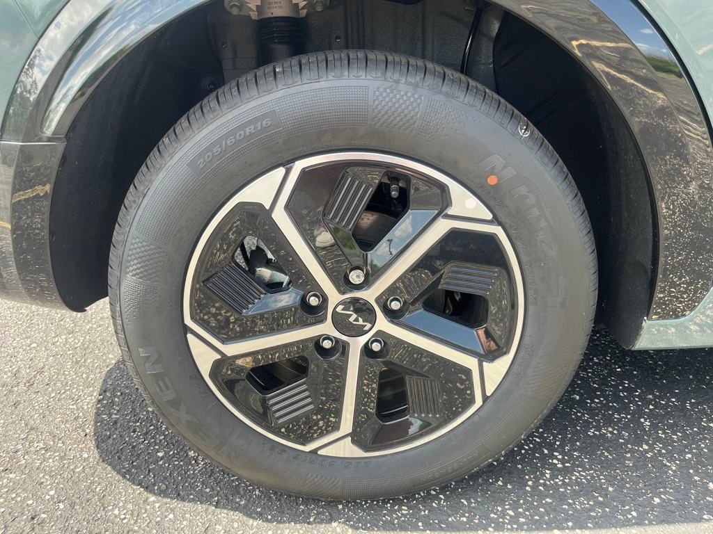 Vehicle image 12 of 39