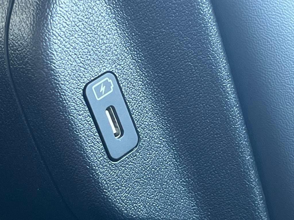 Vehicle image 29 of 39