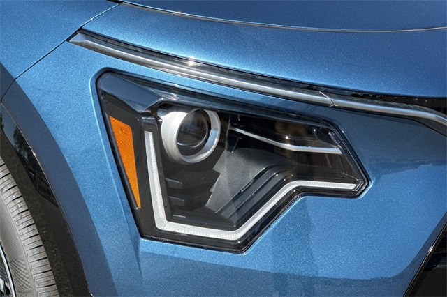2025 Kia Niro SX Image 27 of 38