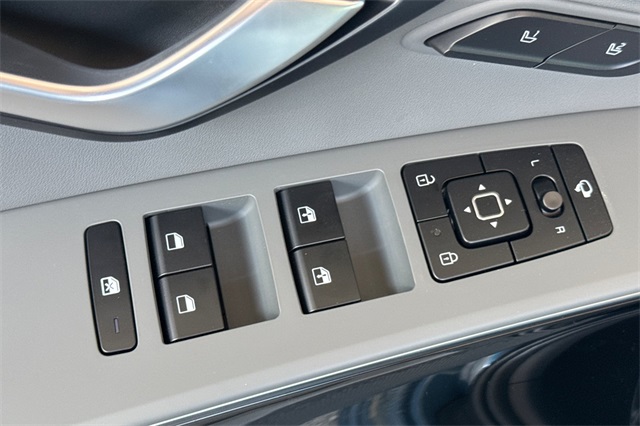 2025 Kia Niro SX Image 33 of 38