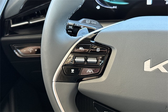 2025 Kia Niro SX Image 29 of 38