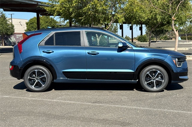 2025 Kia Niro SX Image 6 of 38