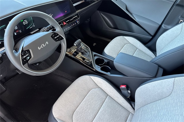 2025 Kia Niro SX Image 23 of 38