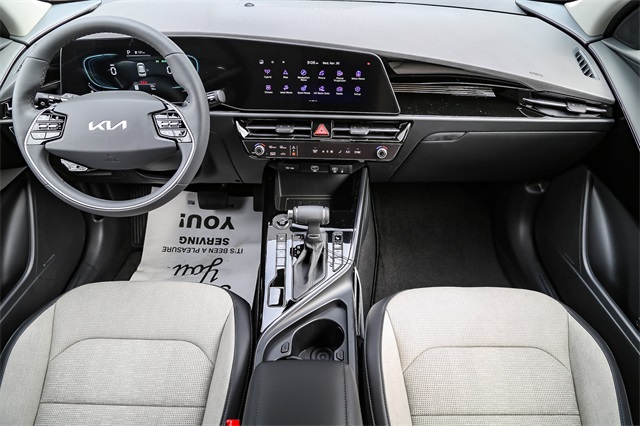 Vehicle image 13 of 25