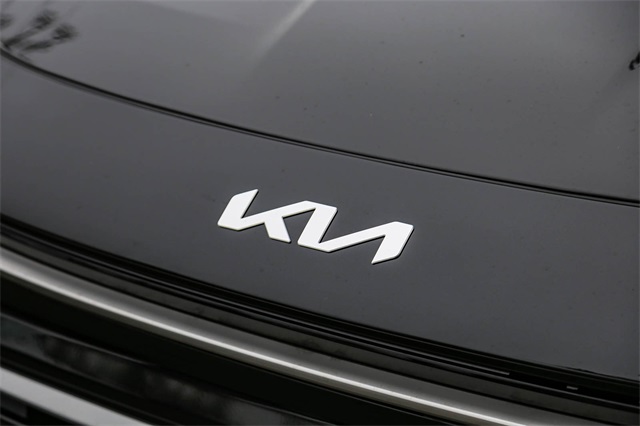 Vehicle image 9 of 25
