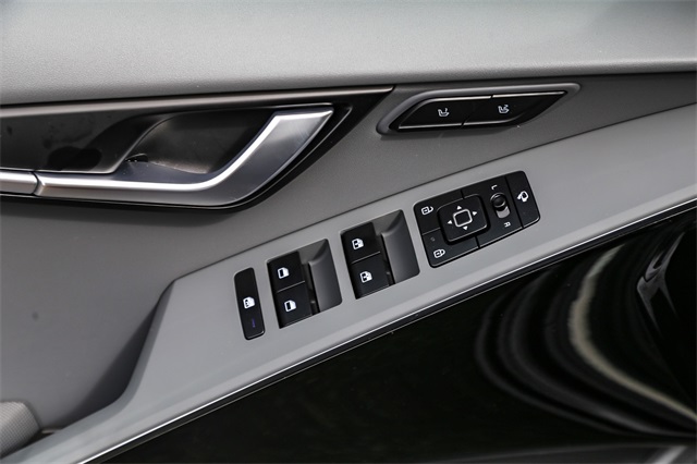 Vehicle image 20 of 25