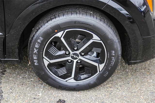 Vehicle image 12 of 25