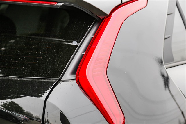 Vehicle image 10 of 25