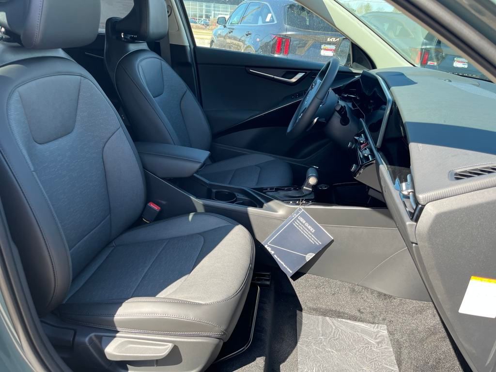 Vehicle image 15 of 33