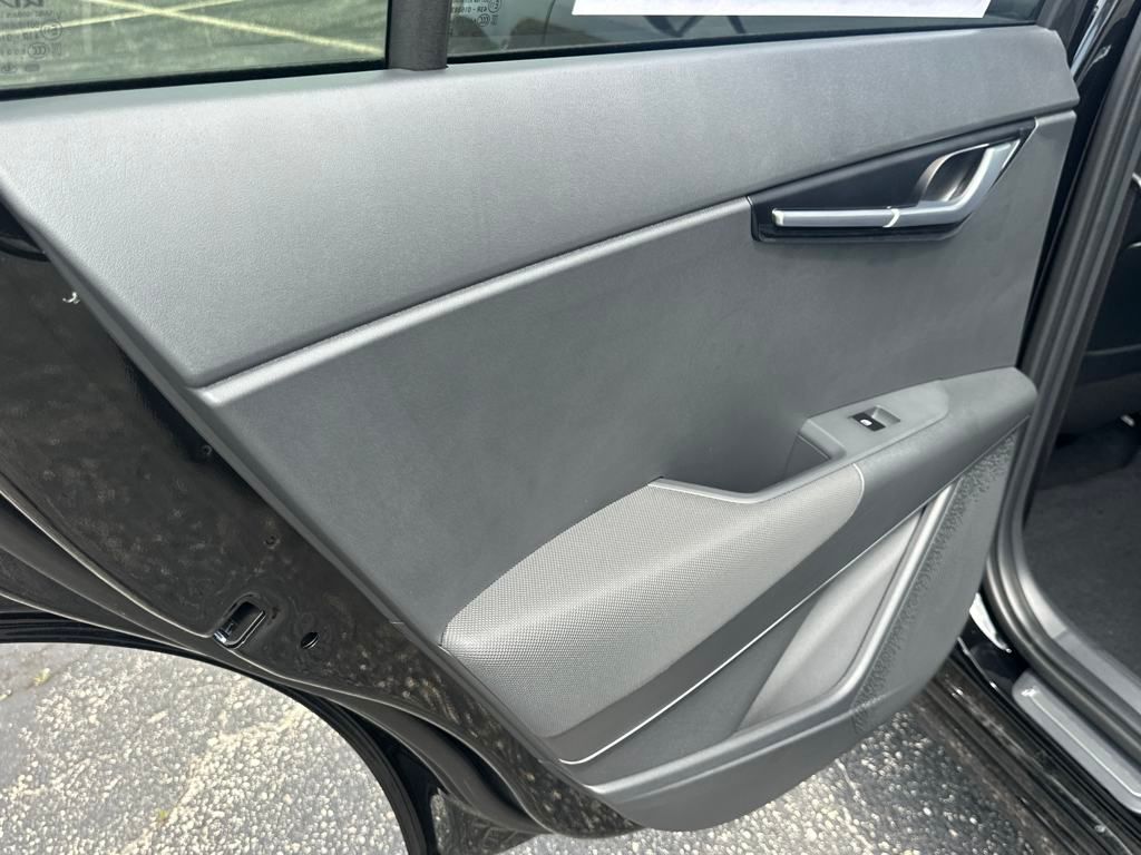 Vehicle image 15 of 44