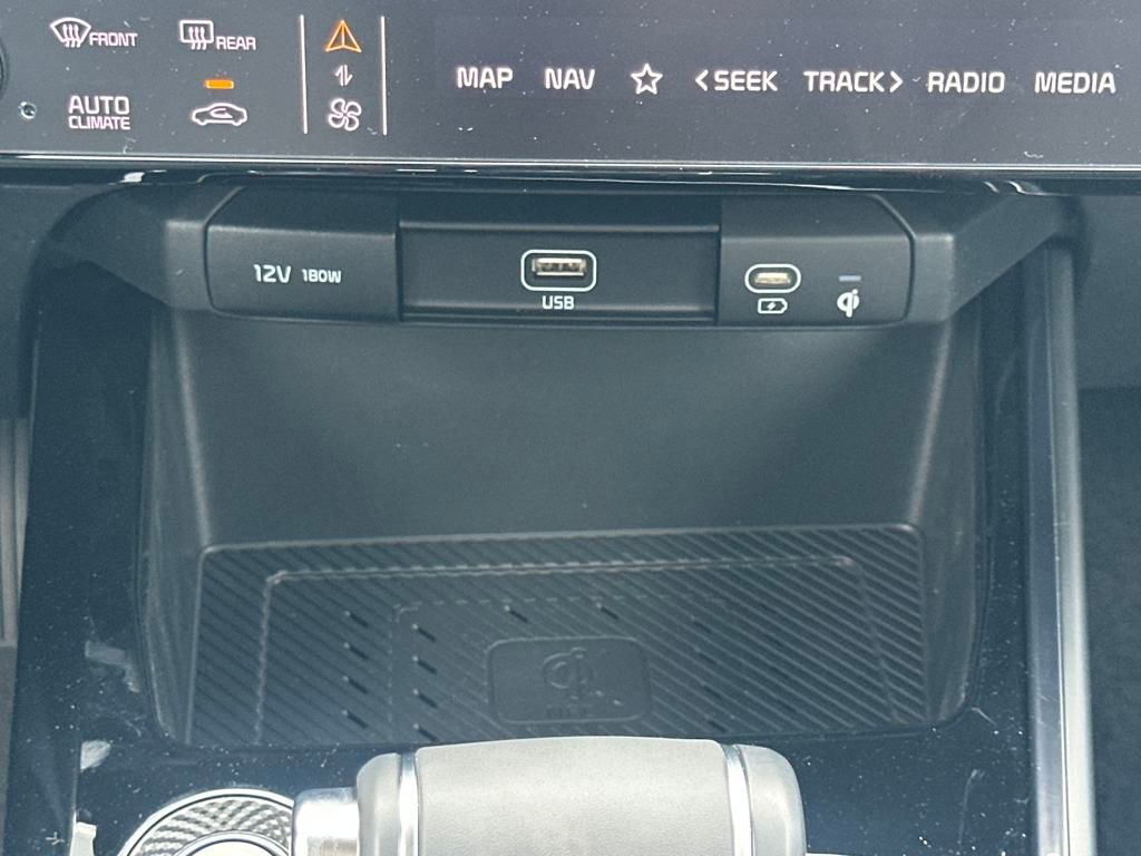 Vehicle image 23 of 44