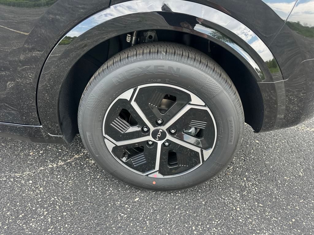 Vehicle image 36 of 44