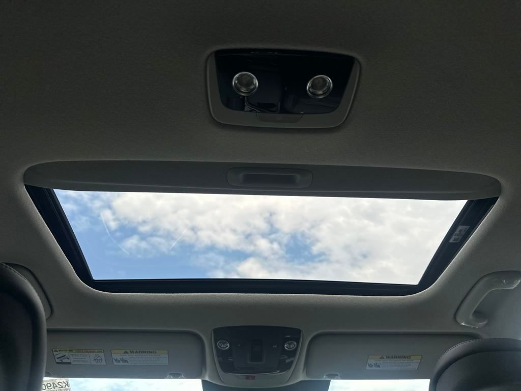 Vehicle image 31 of 44