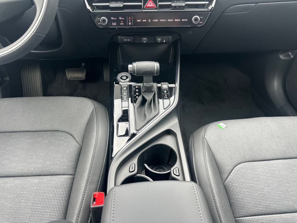Vehicle image 25 of 44