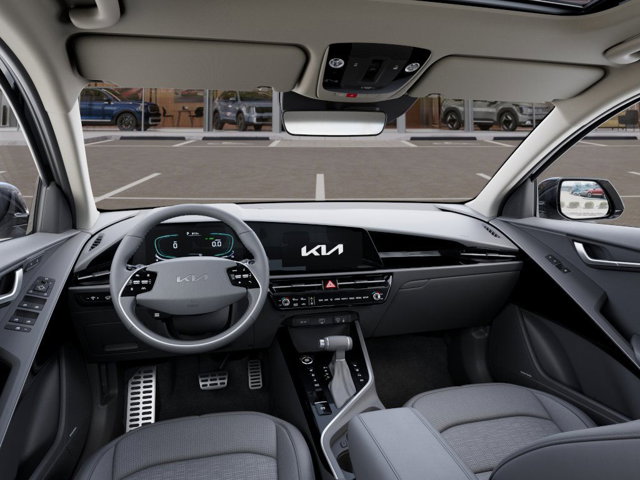 Vehicle image 14 of 27
