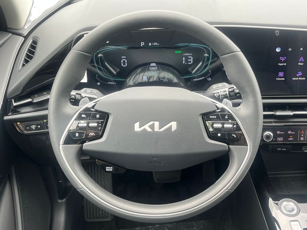 Vehicle image 23 of 46