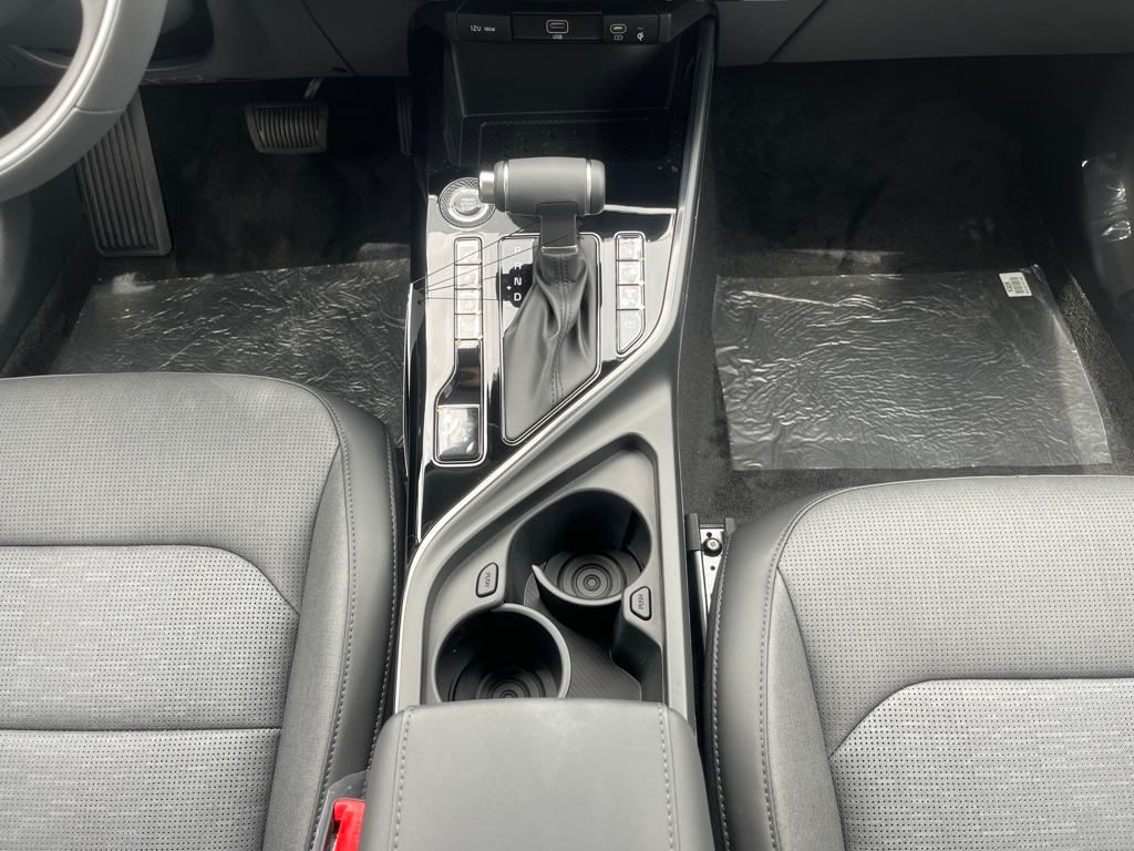 Vehicle image 34 of 46