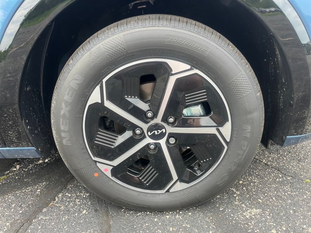 Vehicle image 11 of 46