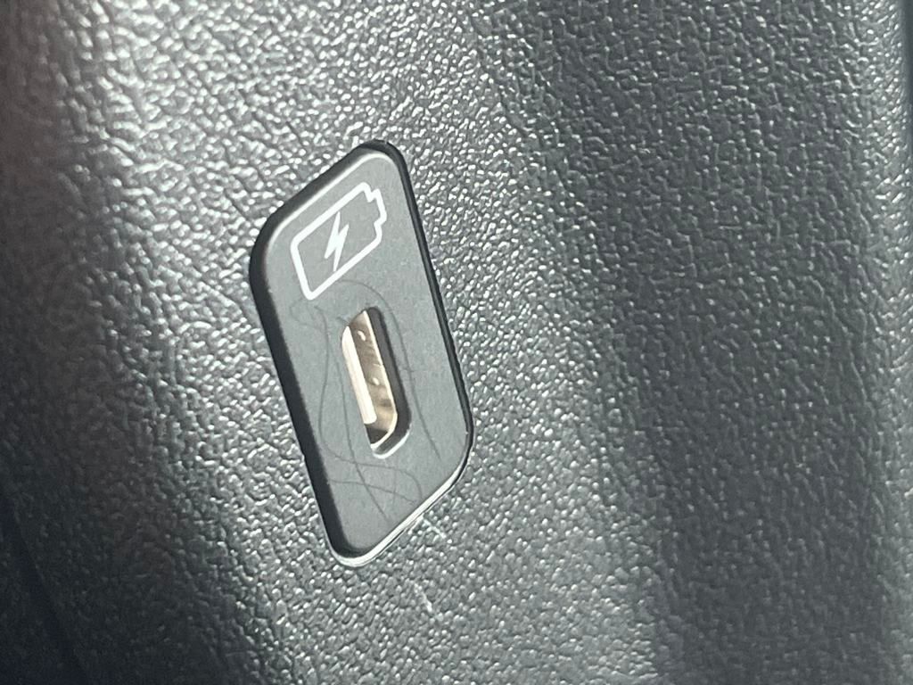 Vehicle image 37 of 46