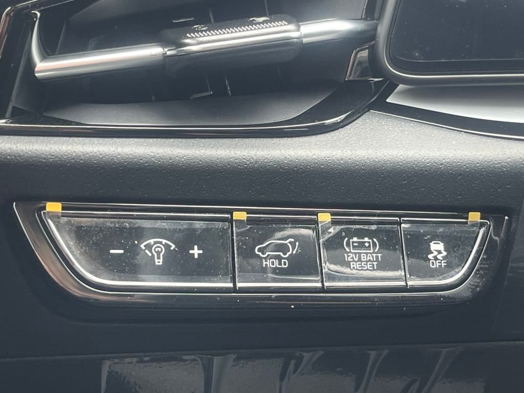 Vehicle image 22 of 46