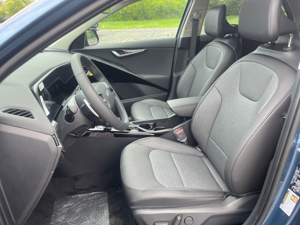 Vehicle image 13 of 46