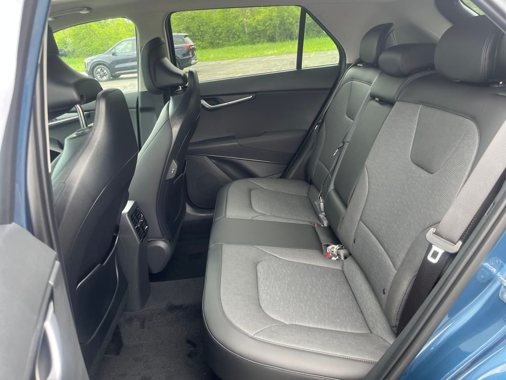Vehicle image 15 of 46