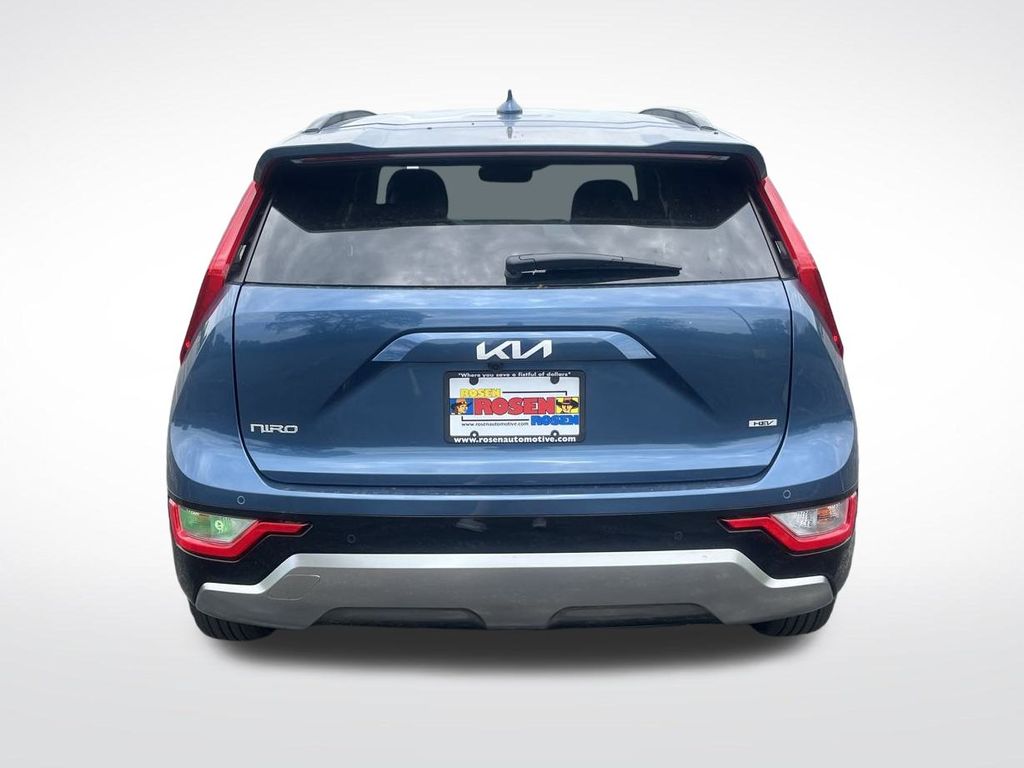 Vehicle image 6 of 46