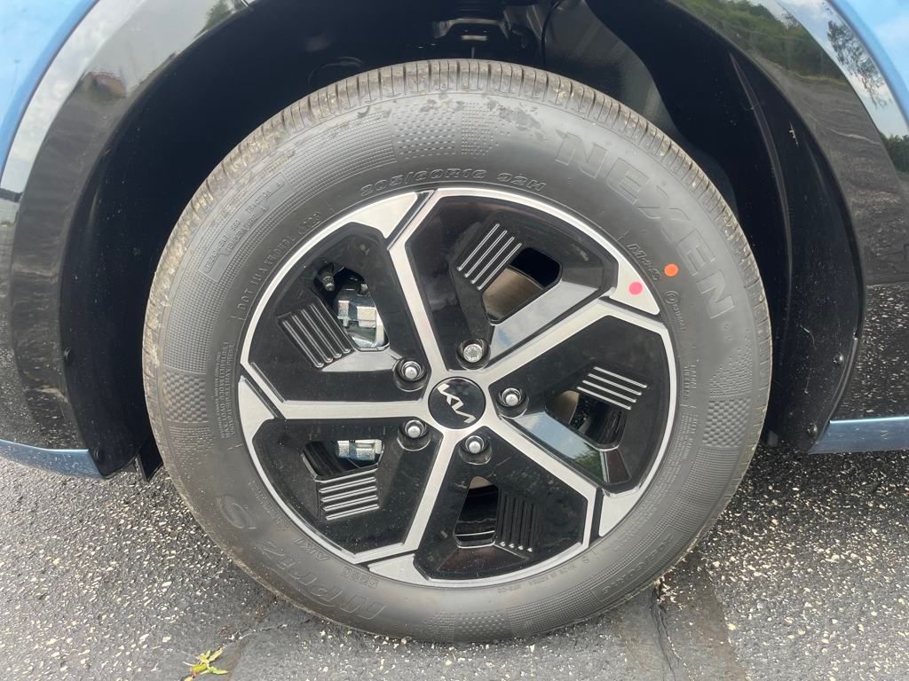 Vehicle image 9 of 46