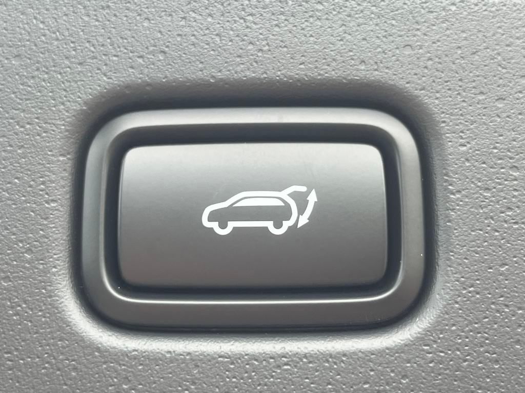 Vehicle image 39 of 46