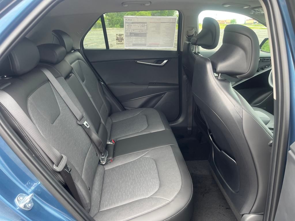 Vehicle image 17 of 46