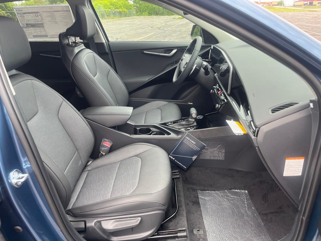 Vehicle image 16 of 46
