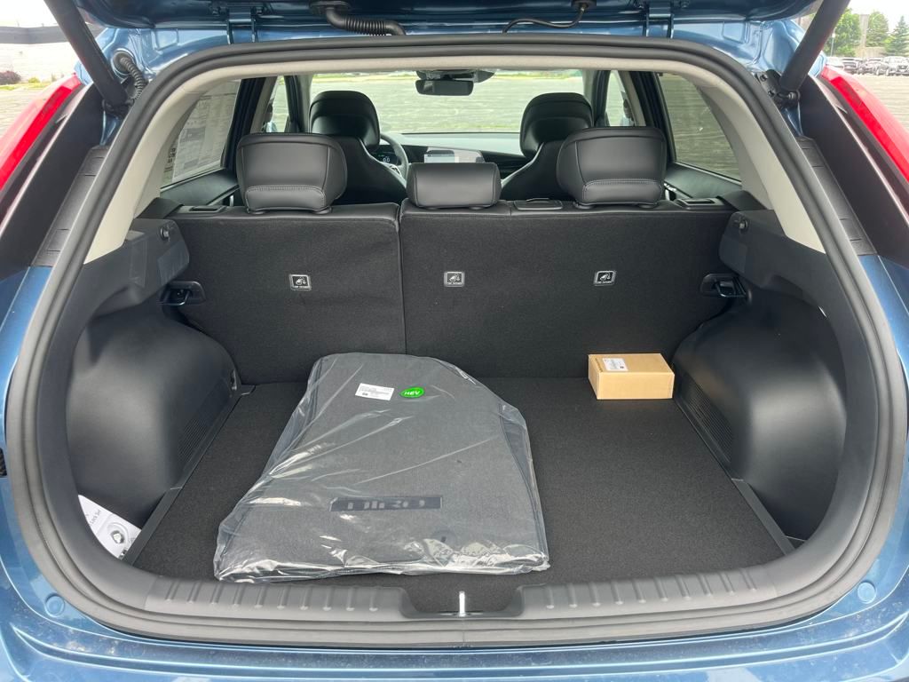 Vehicle image 38 of 46