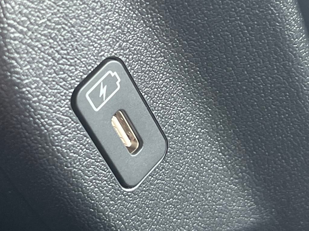 Vehicle image 35 of 46