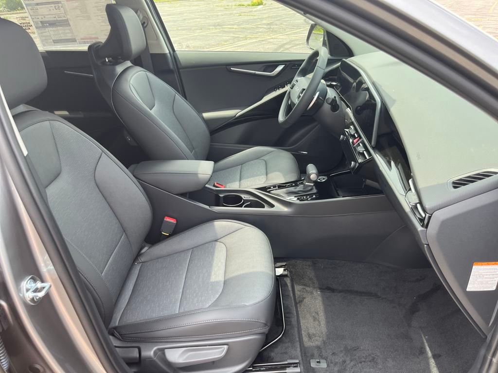 Vehicle image 16 of 46