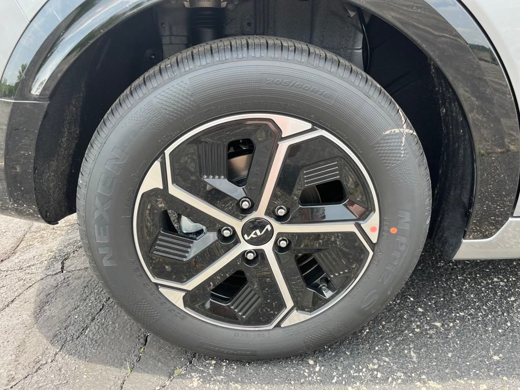 Vehicle image 12 of 46