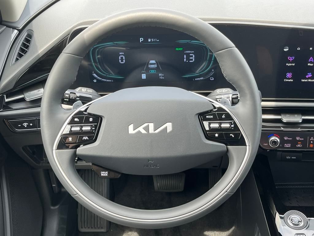 Vehicle image 37 of 46