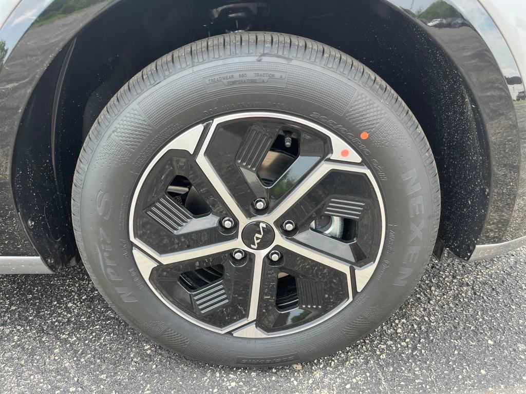 Vehicle image 10 of 46