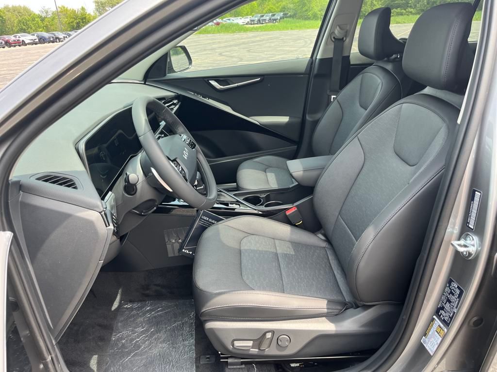 Vehicle image 18 of 46
