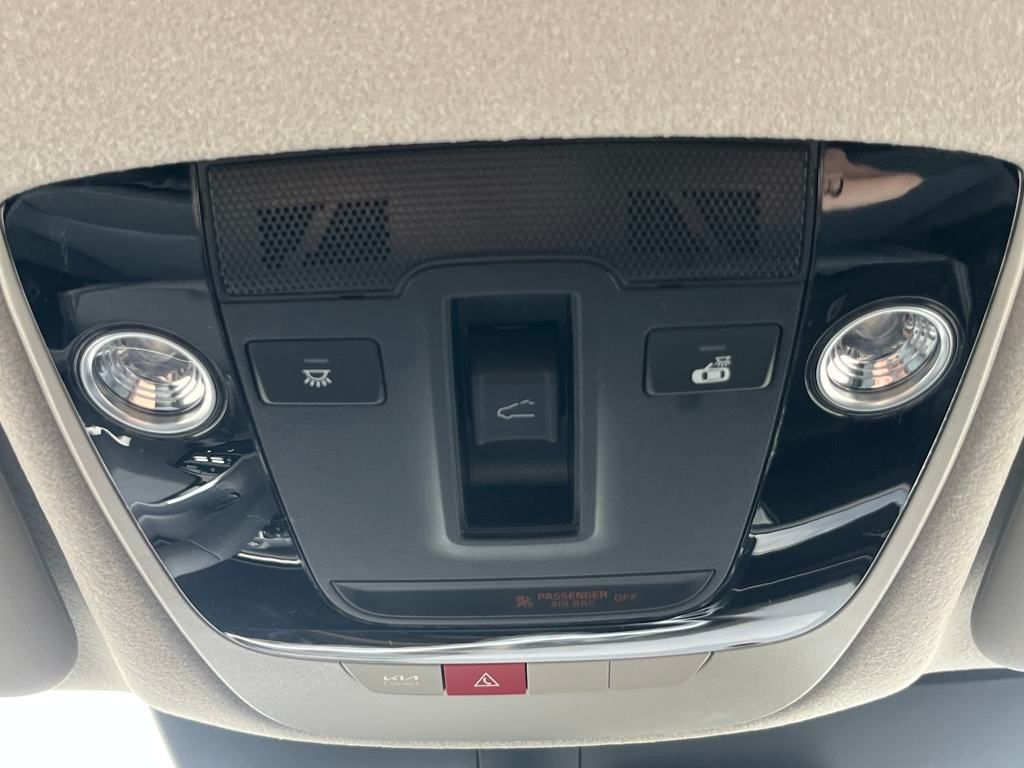 Vehicle image 30 of 46