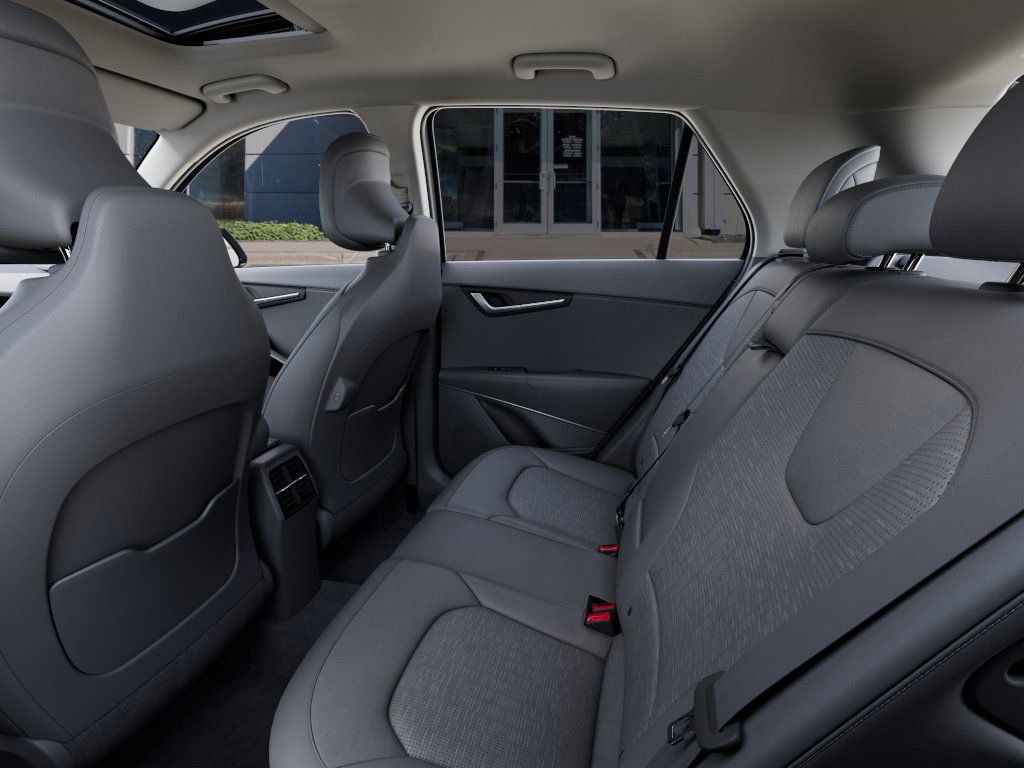Vehicle image 18 of 27
