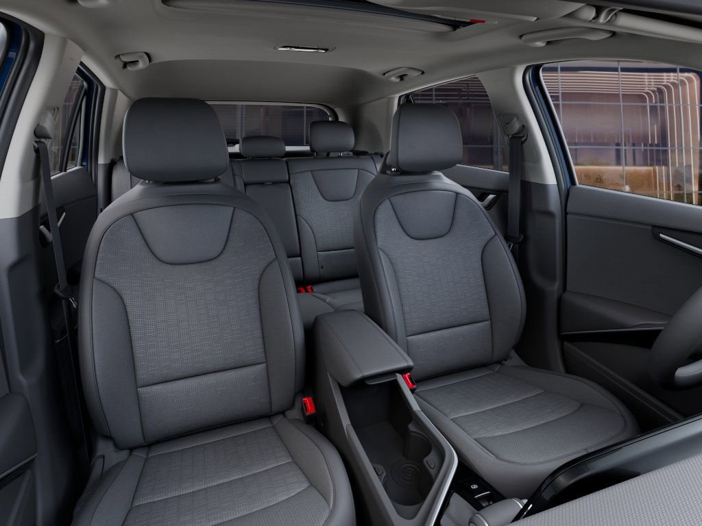 Vehicle image 15 of 27