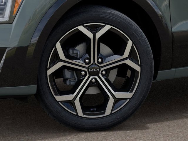 Vehicle image 10 of 27